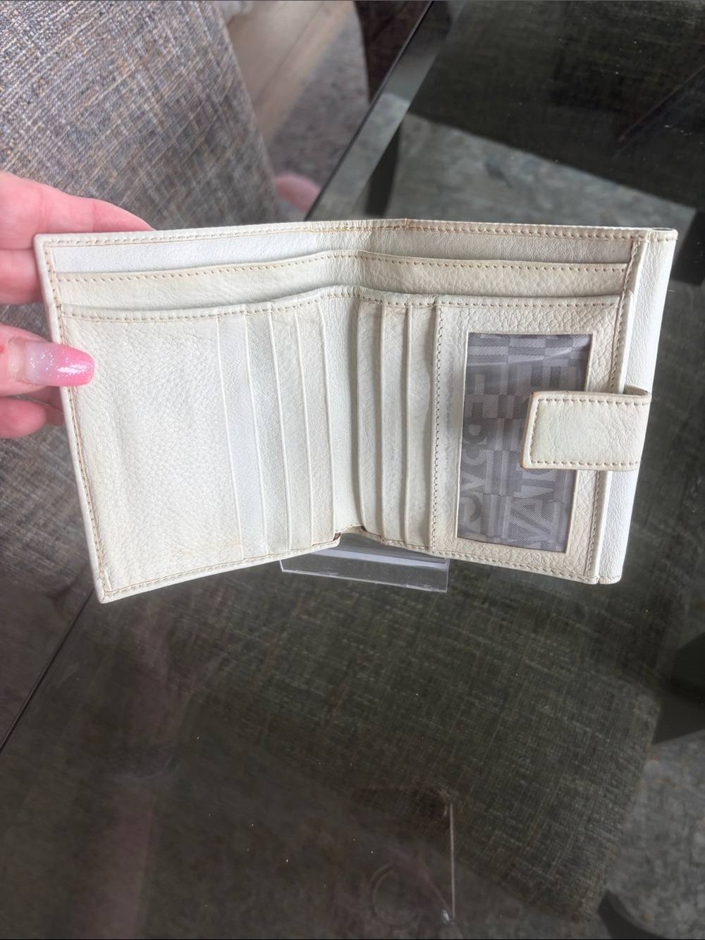 Salvatore Ferragamo White Leather Wallet with Silver Gancini Hardware - Picture 3 of 6